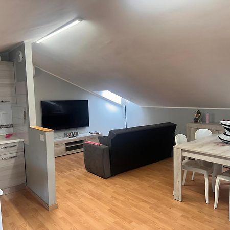 Villa Rosa Appartamento Монтесильвано Экстерьер фото